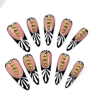 High quality press on Elegant Black and Gold Nail Art Set